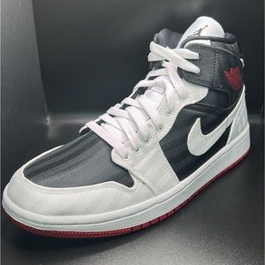 Women’s size 12 Air Jordan 1 mid. Worn once. I’m original box.